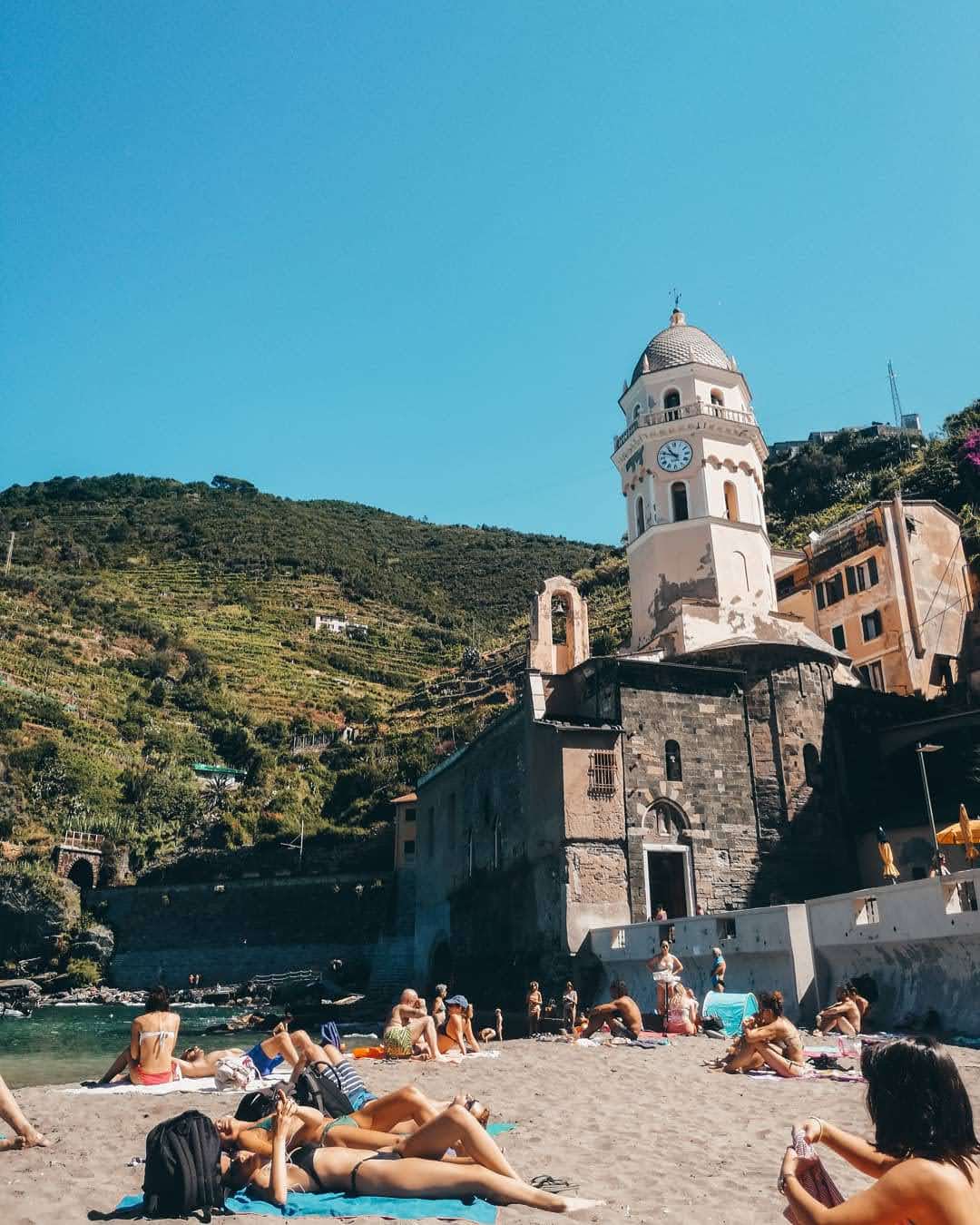 cinque terre vernazza beach
