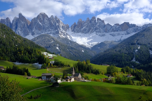 stefano-bazzoli-_KhePTaoa10-unsplash