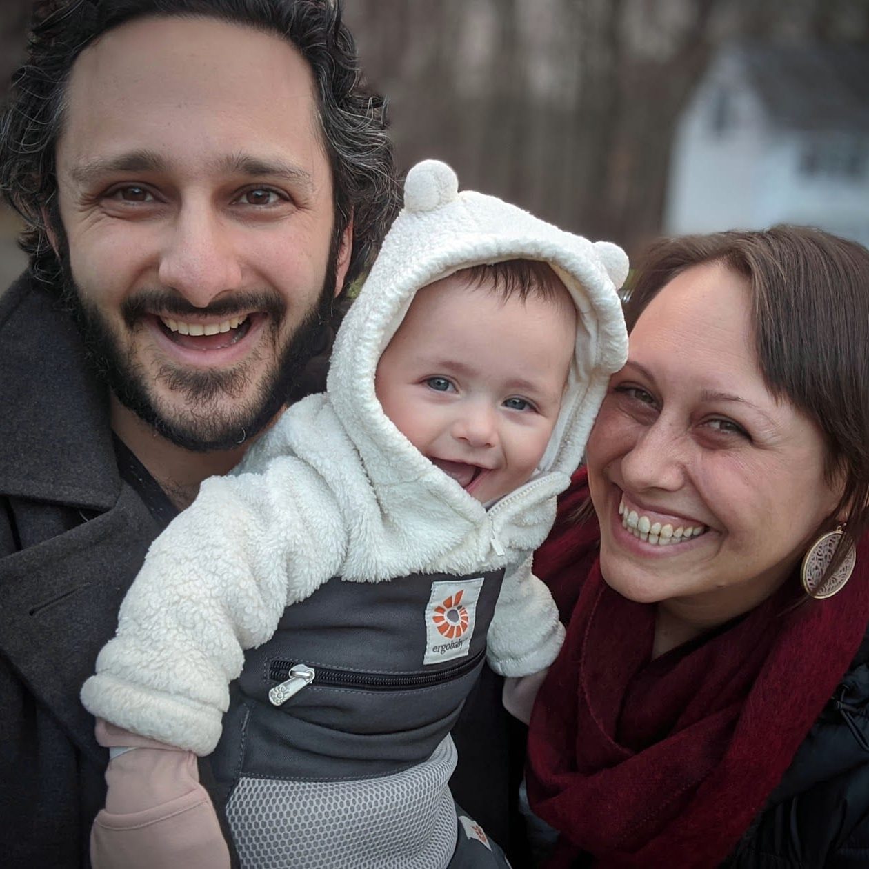 2019-12-31 - Zo, Kelly, &amp; Ayla on Fairlawn Drive walk